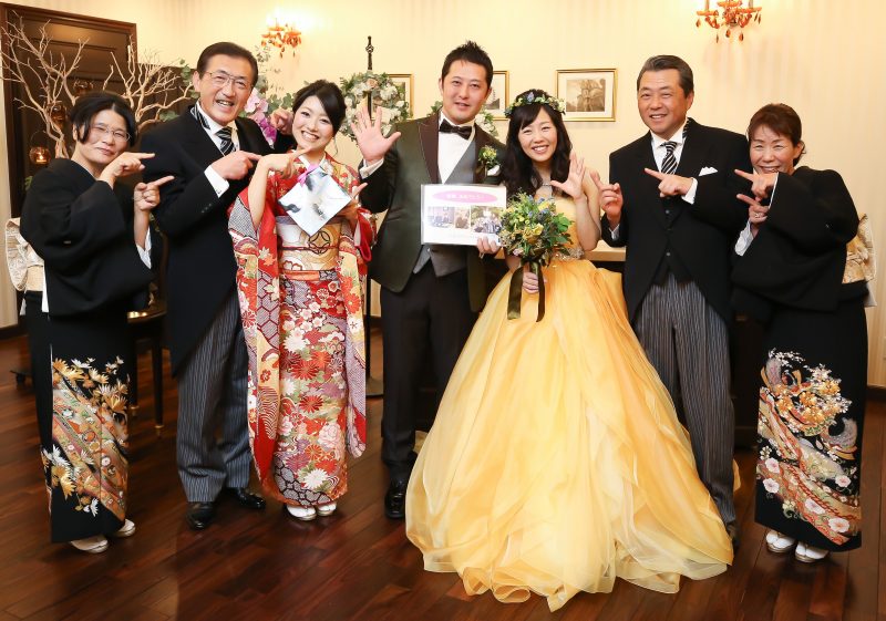家族で式を挙げるなら これを見れば完璧 家族婚マニュアル 神戸旧居留地の結婚式場 神戸セントモルガン教会