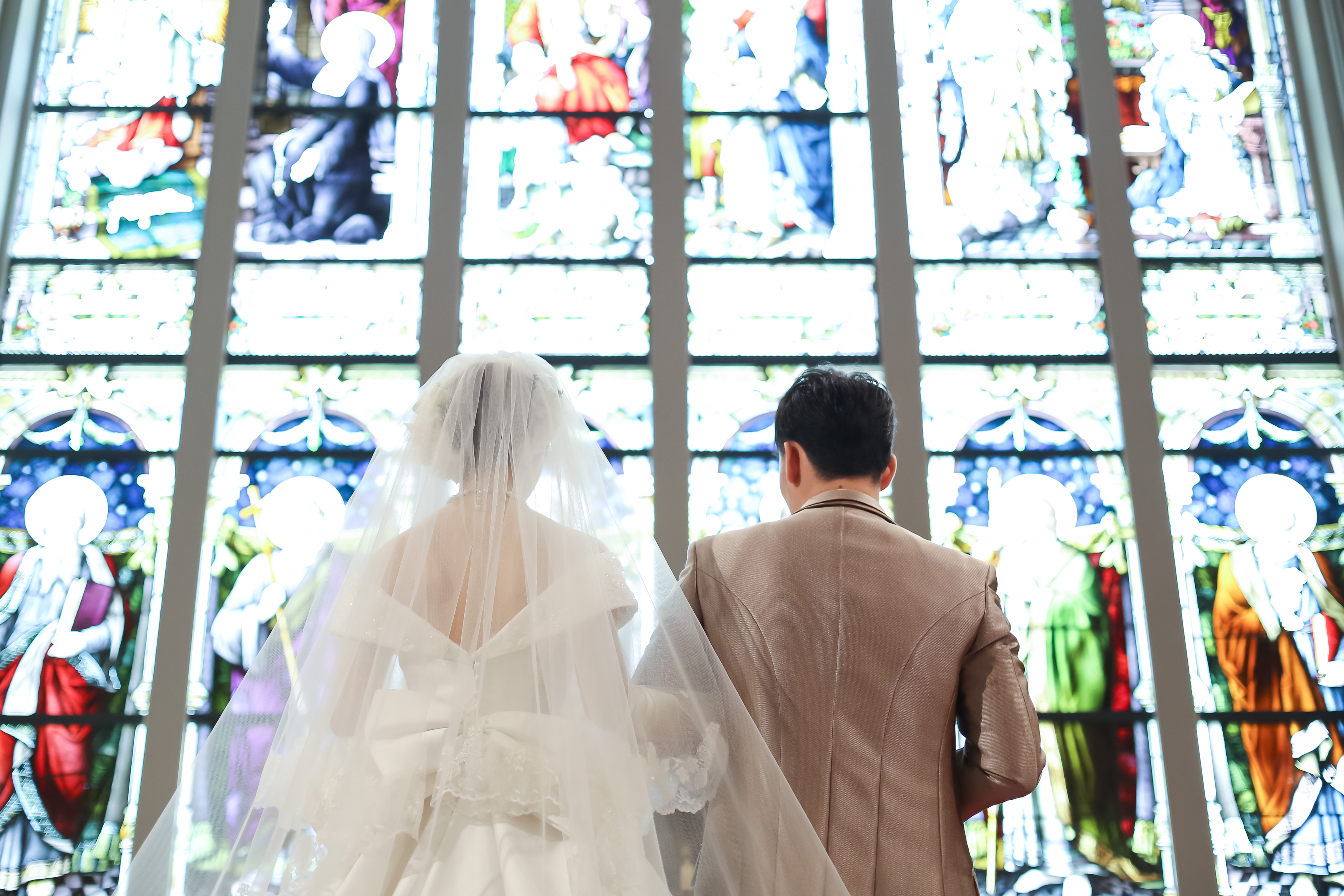 ぽっちゃり体型が気になる花嫁さん必見 ウエディングドレスの選び方 神戸旧居留地の結婚式場 神戸セントモルガン教会神戸セントモルガン教会