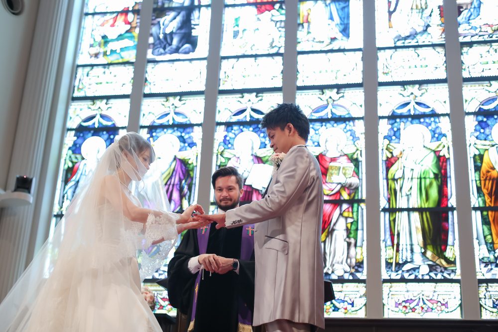 結婚式での牧師の誓いの言葉は神様との約束！？ 神戸旧居留地の結婚式場 神戸セントモルガン教会