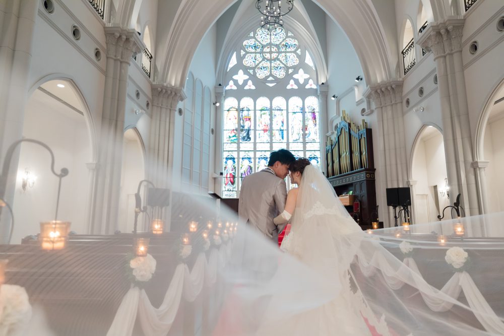 聖歌隊のステキな生歌で臨場感溢れる結婚式を 神戸旧居留地の結婚式場 神戸セントモルガン教会