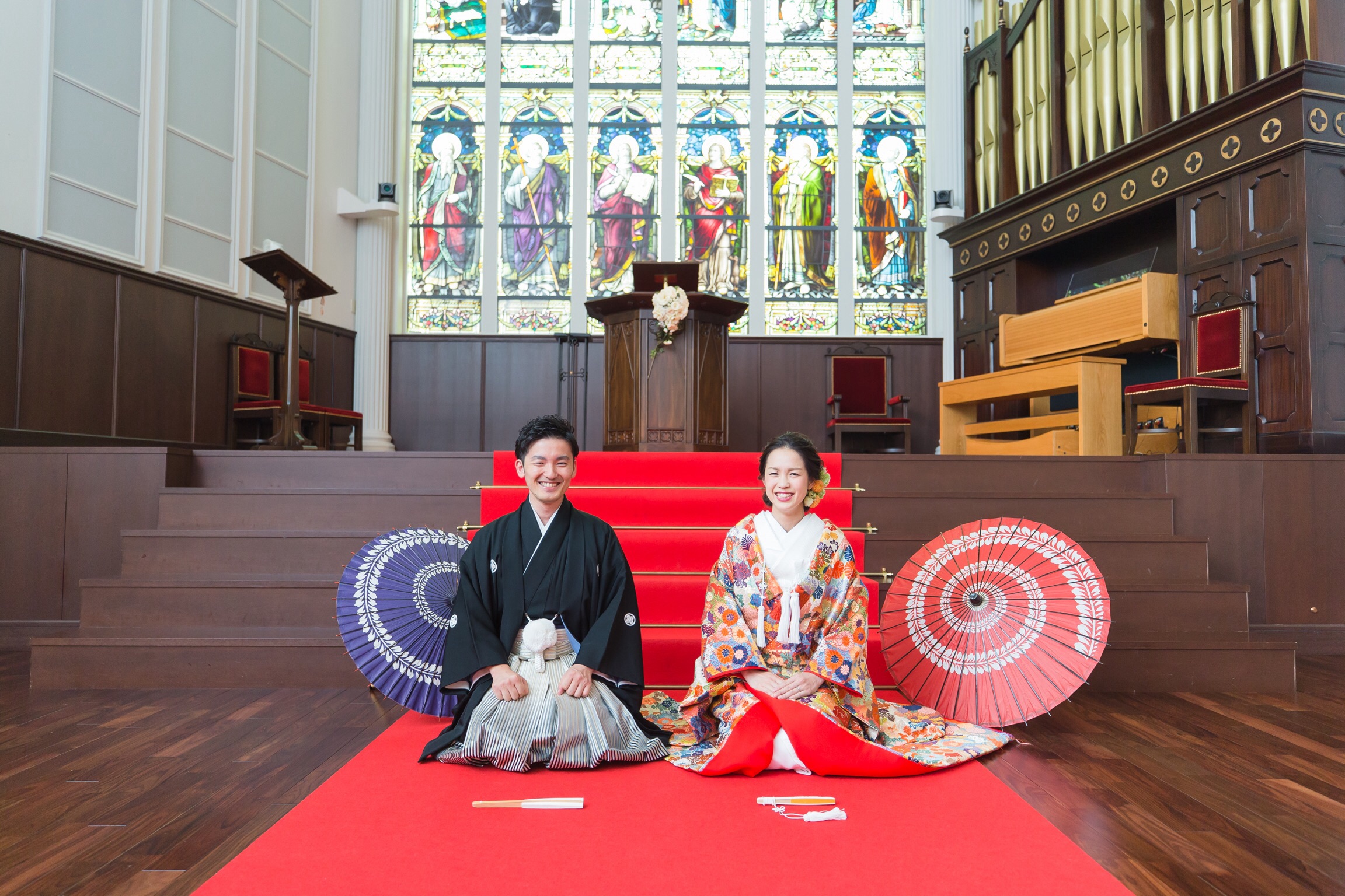 顔合わせの時にふさわしい服装のマナーを知っておこう 神戸旧居留地の結婚式場 神戸セントモルガン教会